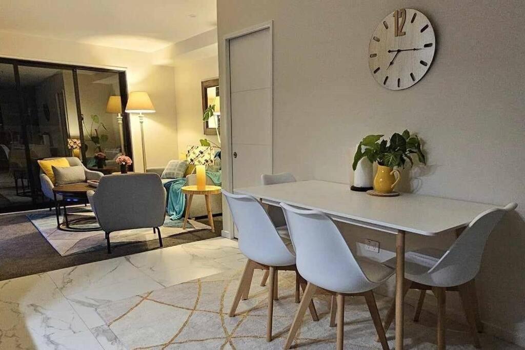 2-Bedroom Ensuite, Close To City, Comfortable, Accessible With Own Parking ไครสต์เชิร์ช ภายนอก รูปภาพ