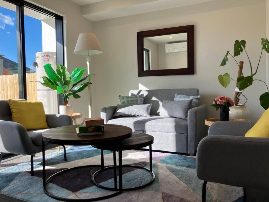 2-Bedroom Ensuite, Close To City, Comfortable, Accessible With Own Parking ไครสต์เชิร์ช ภายนอก รูปภาพ