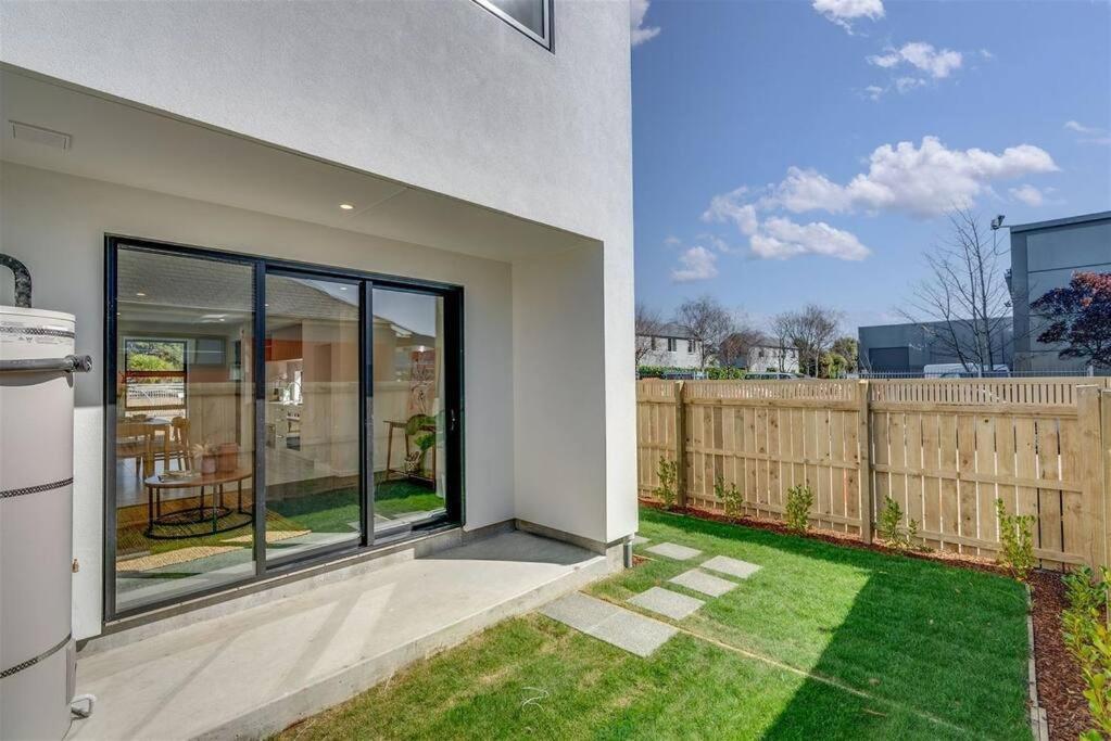 2-Bedroom Ensuite, Close To City, Comfortable, Accessible With Own Parking ไครสต์เชิร์ช ภายนอก รูปภาพ
