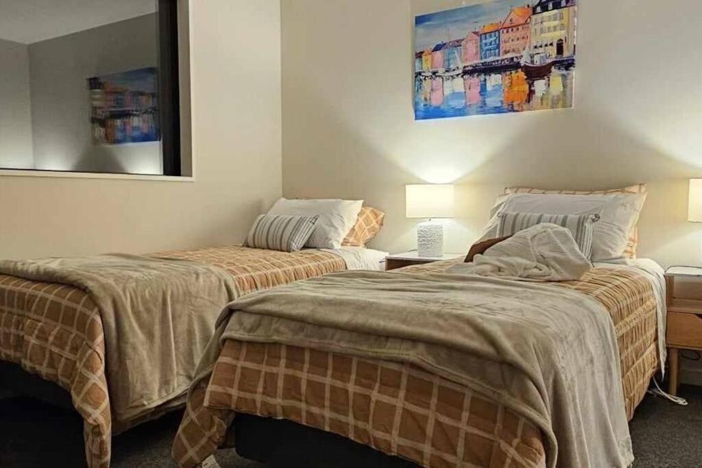 2-Bedroom Ensuite, Close To City, Comfortable, Accessible With Own Parking ไครสต์เชิร์ช ภายนอก รูปภาพ